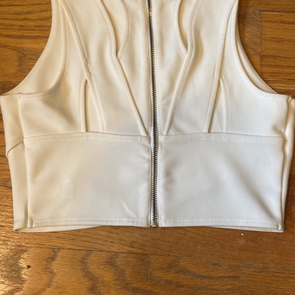 $7 CLEARANCE SALE - Express XS White Cop Top - Picture 7 of 9
